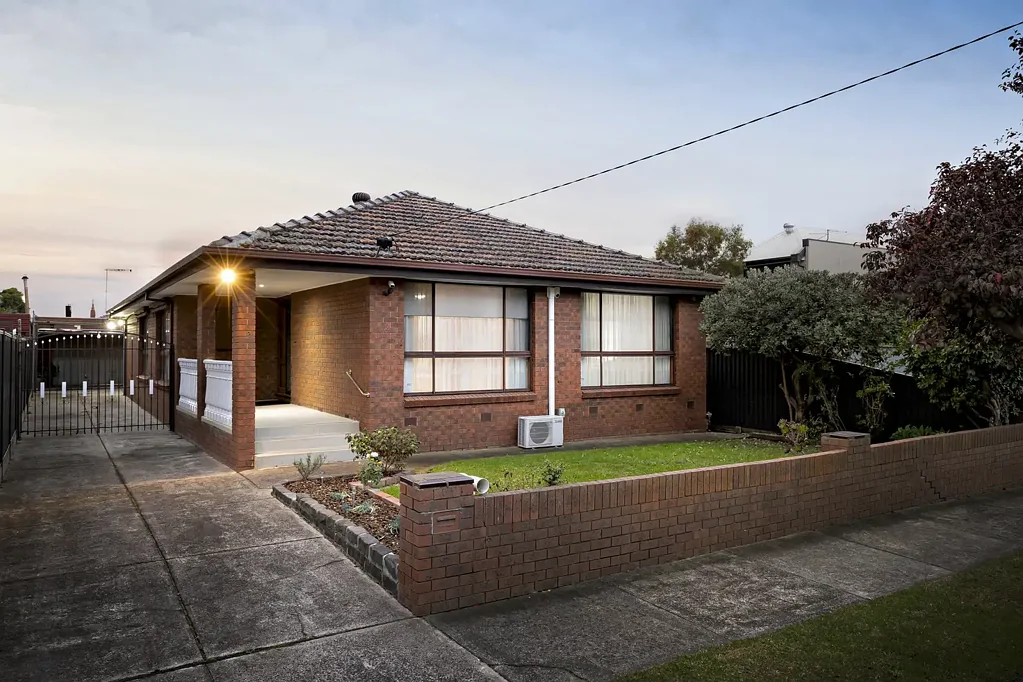 Coburg 5ห้องนอน Period Charm with Space and Future Potential