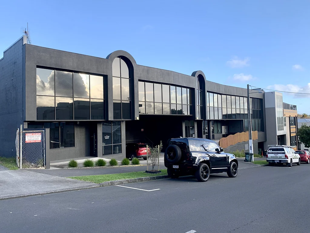 Grey Lynn Versatile Grey Lynn workspace
