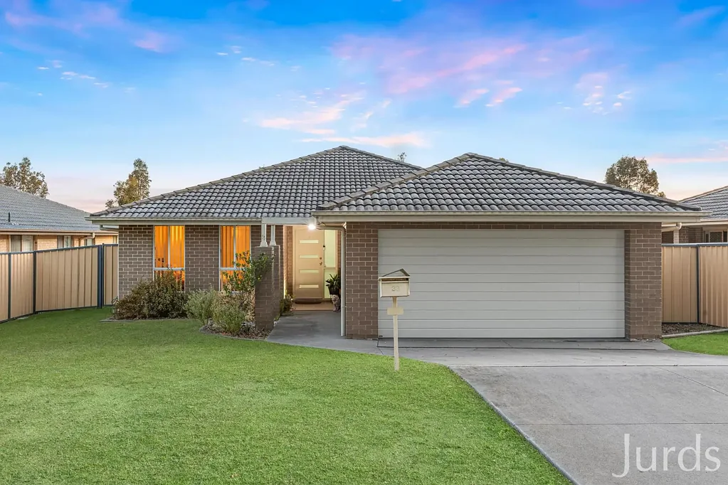 Cessnock 4कमरा Quality Brick Home in a Convenient Location