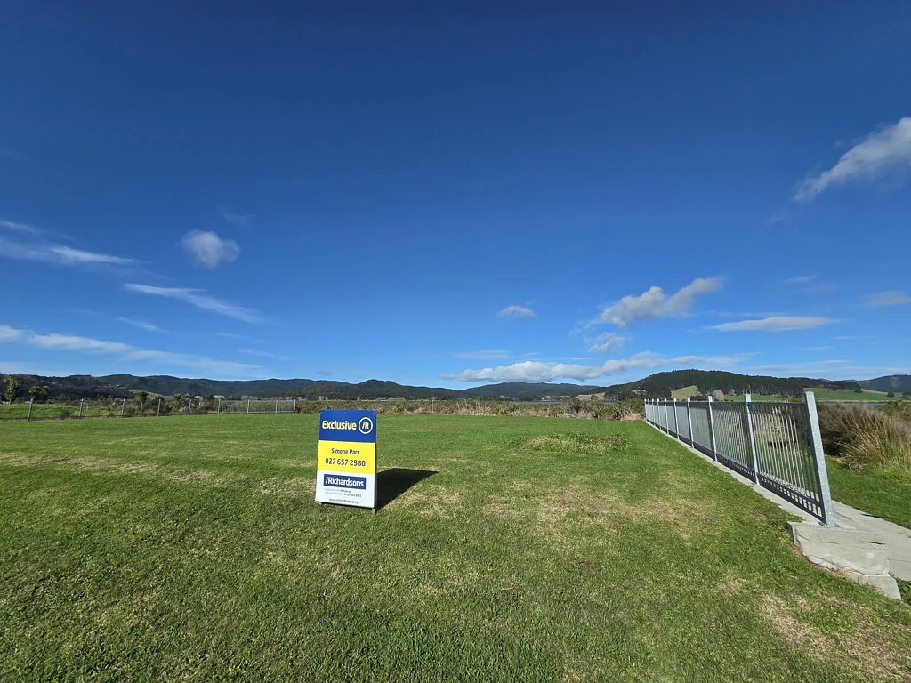 Whitianga Harbour Front Opportunity - 796m2