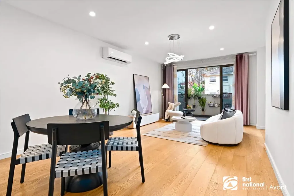 Stunning 3-Bedroom Townhouse in Hawthorn