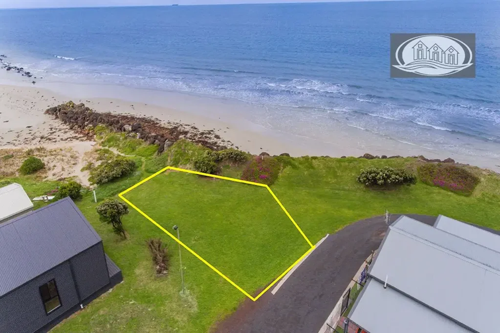 Dutton Way Beach at Your Doorstep