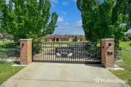 8 Glenoak Drive, Springvale