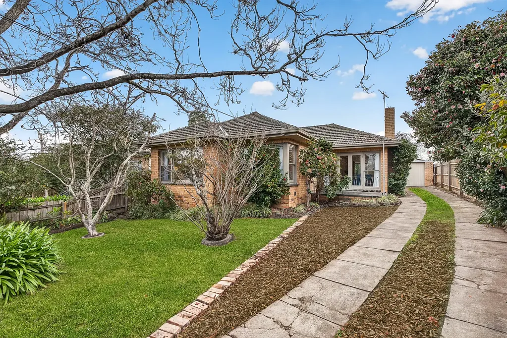 Mitcham 4 Slaapkamer A Charming Mitcham Opportunity with Space, Comfort & Potential
