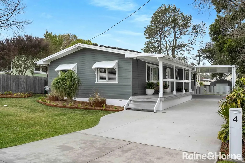 4 Ravenscliffe Road, Shoalhaven Heads, NSW 2535
