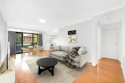 8/7-9 Frederick Street, Hornsby