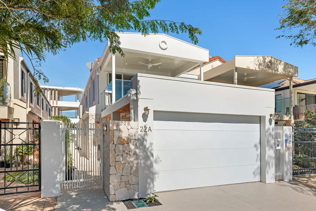 Main Beach 3房  Newly Re-designed & Re-imagined Private Villa In The Heart Of Main Beach - Simply Will Not Last!