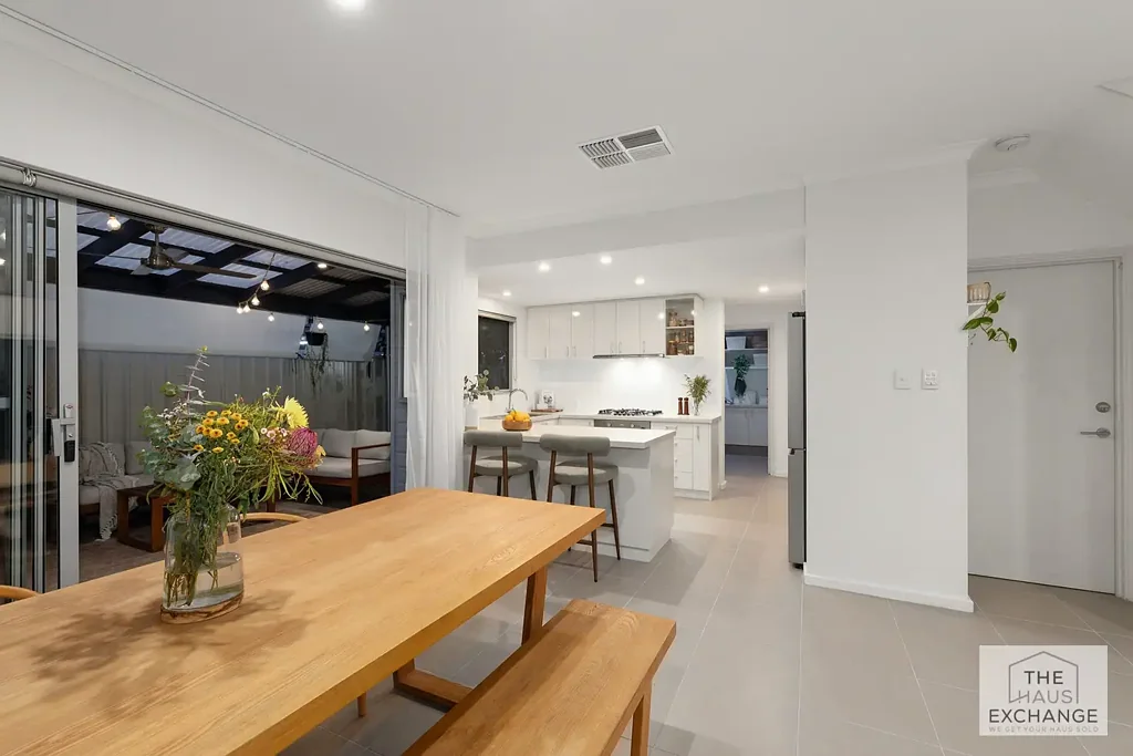 Victoria Park 3房  The Lifestyle You've Been Looking For – Walk Everywhere from Here