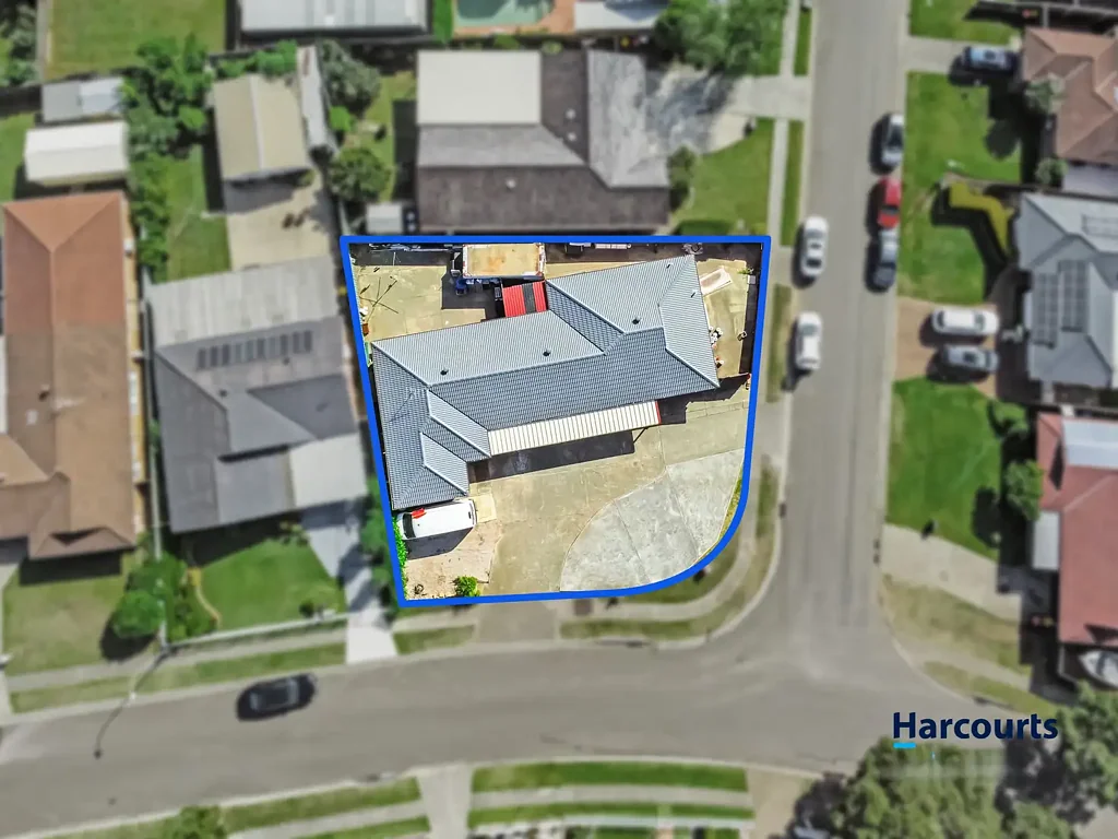 Hassall Grove 3 Bedroom Dual-Income Corner Block with Development Potential - Investor's Dream!