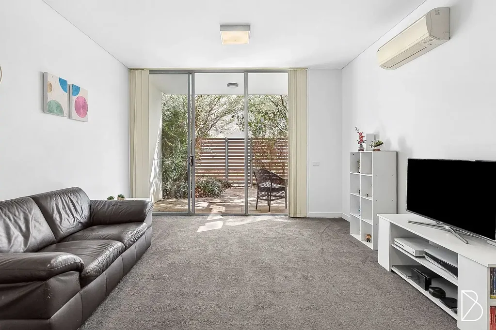 Phillip 1房  North-facing, ground floor apartment on the fringes of Woden.