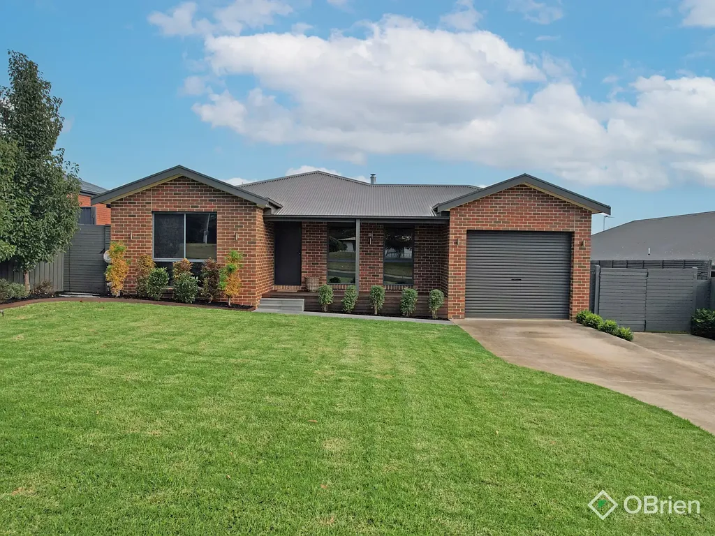 Bairnsdale 3 Bedroom Bredt Street Brilliance!