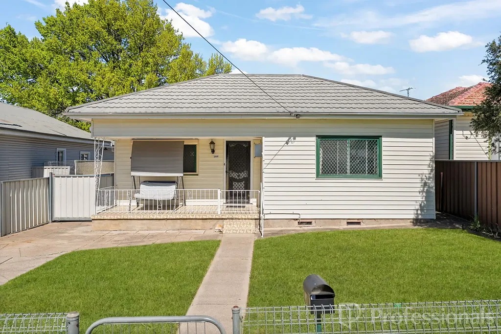 Bathurst 3Kwarto MODERN CONVENIENCES WITH PLENTY OF POTENTIAL