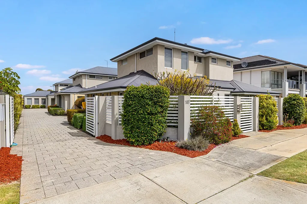 2/107 Parkin Street, Rockingham, WA 6168