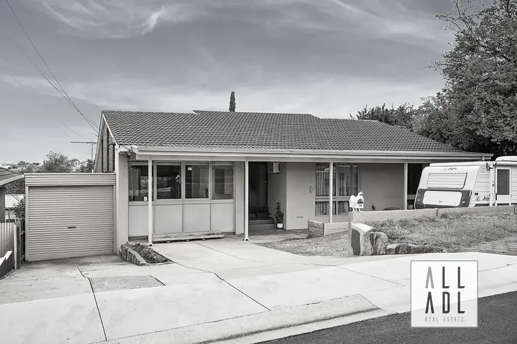 Valley View 4房  Renovated Split Level Residence + Inground Pool