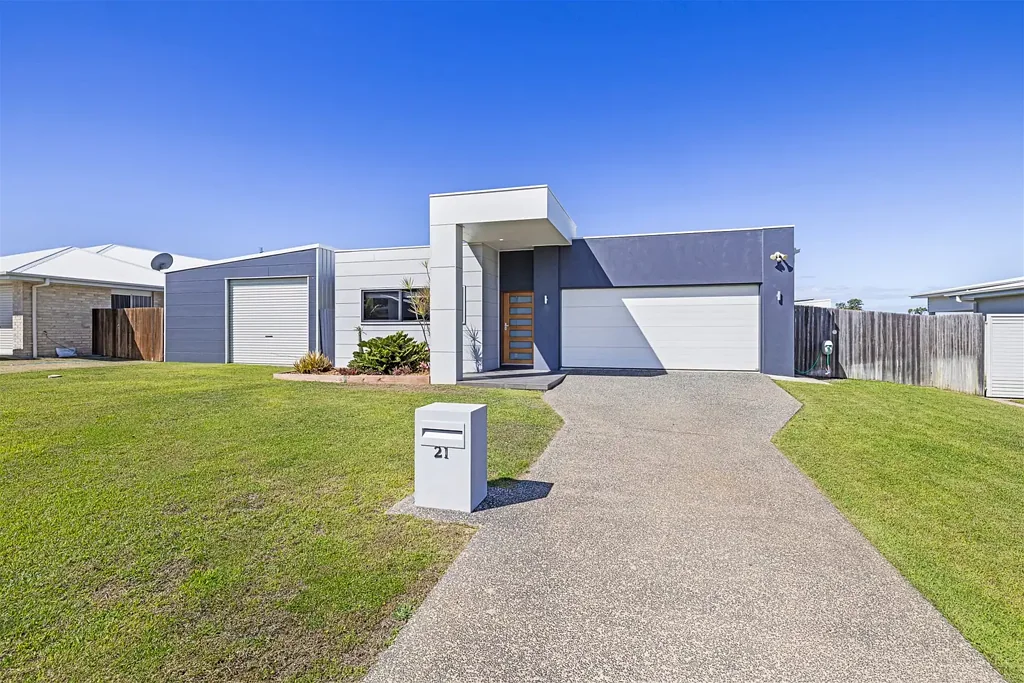 Innes Park 4कमरा STUNNING MODERN OASIS JUST SECONDS FROM THE OCEAN