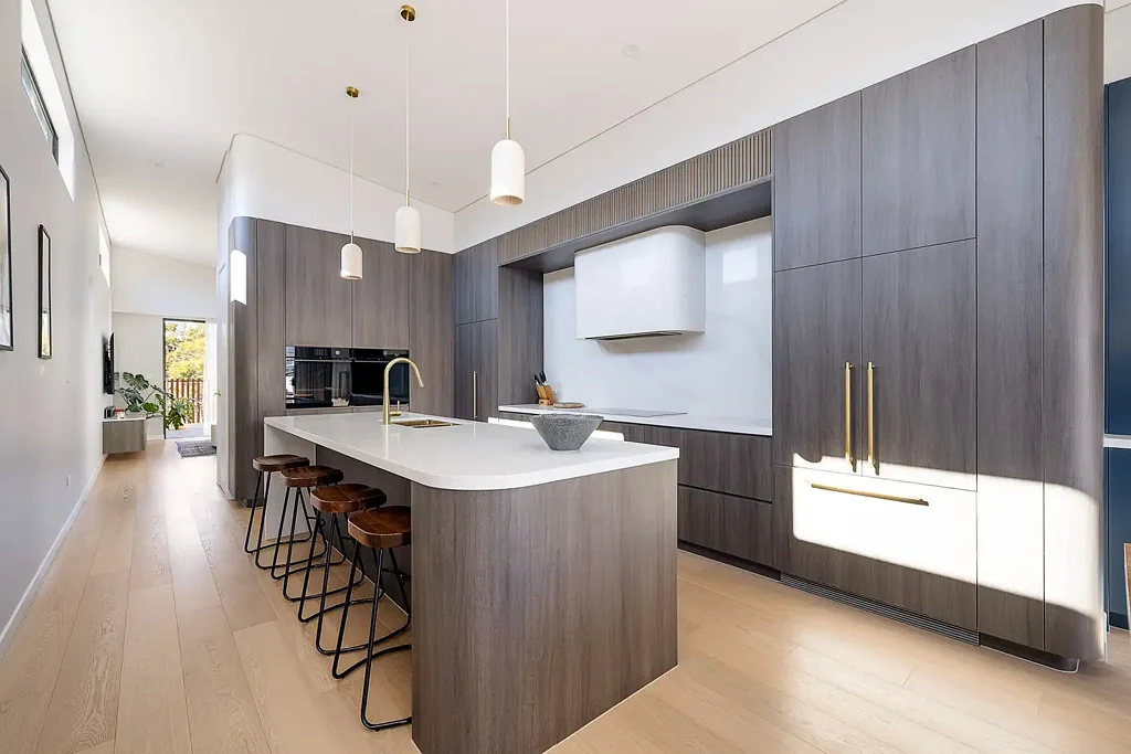 Queens Park 4ਬੈੱਡਰੂਮ Freestanding architectural luxury / parkside family showpiece