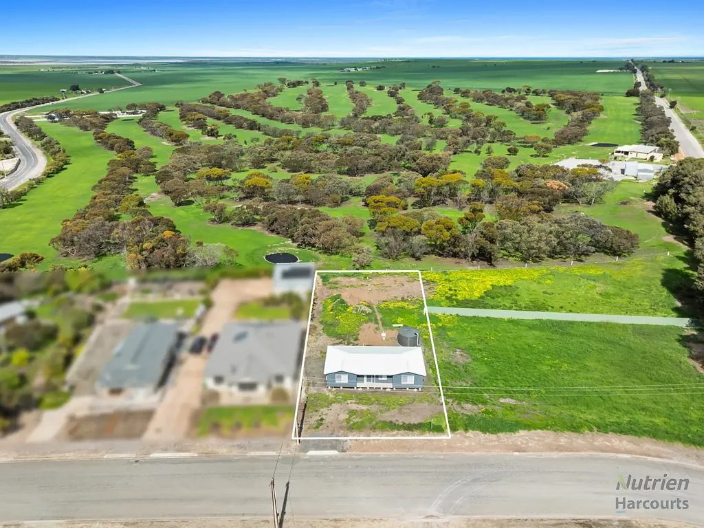 Warooka 3 Slaapkamer Fresh Start on a Big Block - Backing Onto the Golf Course!