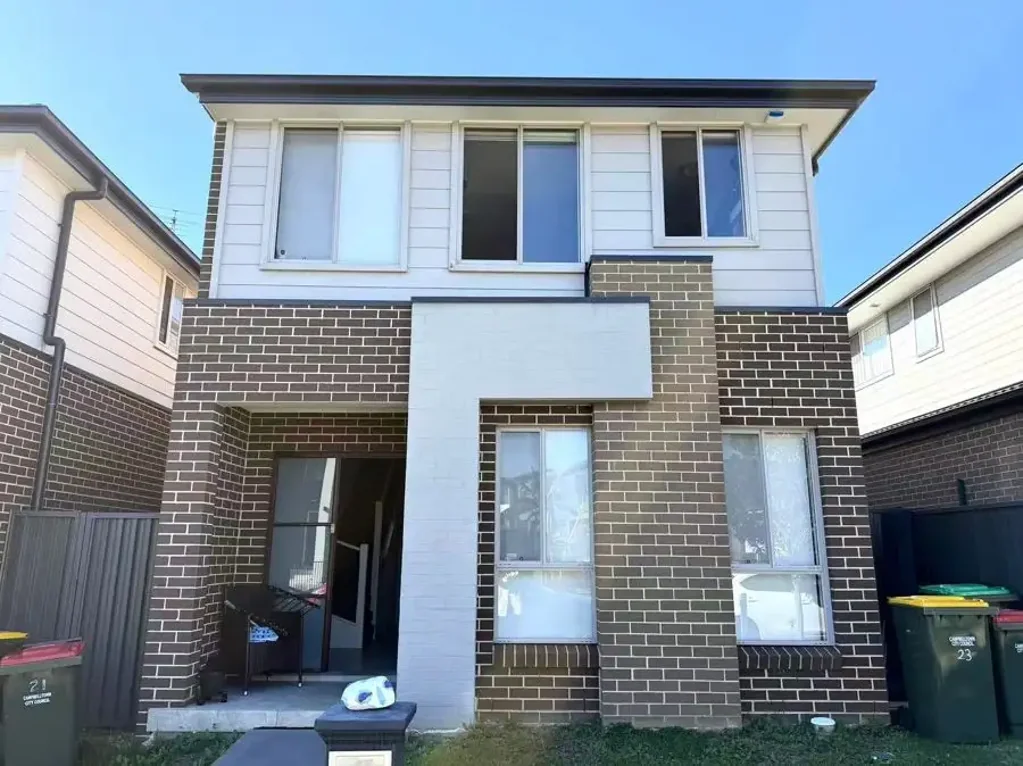 NEAR NEW FAMILY HOME READY TO MOVE IN NOW!!