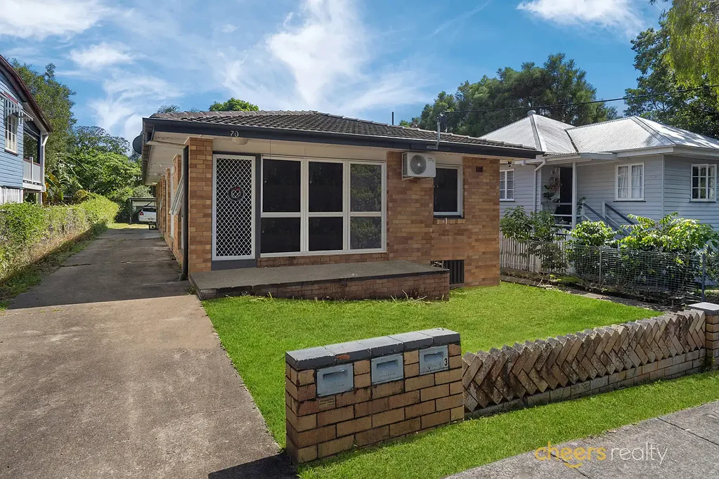 Prime Woolloongabba Location – Water Included & Spacious Backyard!!