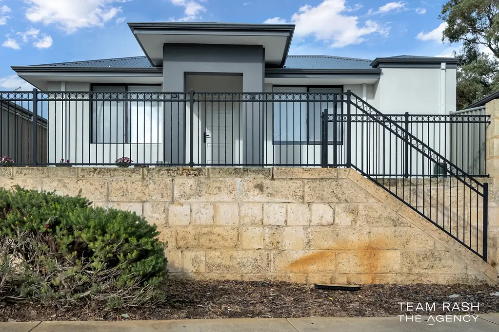 Wellard 3chambre Modern Elegance at 69 Somerford Promenade, Wellard WA 6170