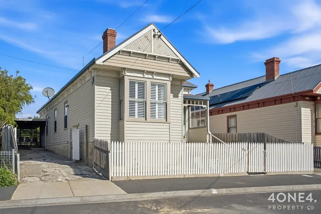 Moonah 3房  Charming Moonah Home with Mountain Views