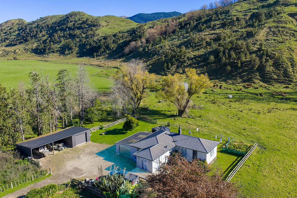Ruatoria and Surrounds  Your ideal rural retreat with versatile spaces