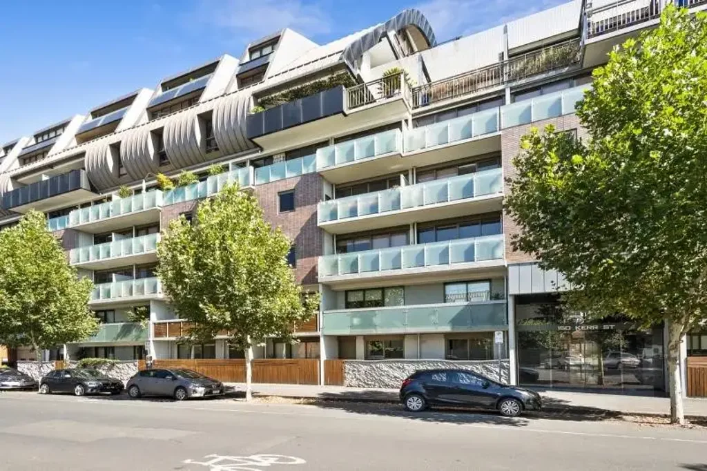 Stylish North-Facing Apartment in the Iconic Artist Complex
