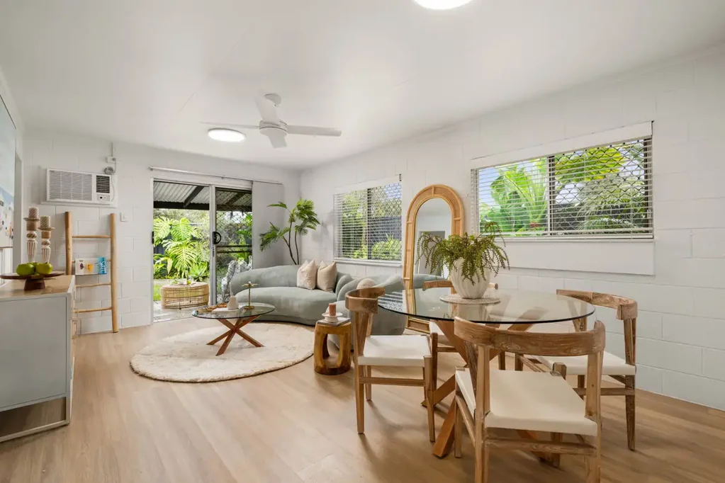 Currimundi 2ห้องนอน The Sub $1M Beachside Unicorn