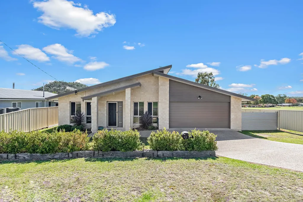 64 Railway Street, Stanthorpe, QLD 4380