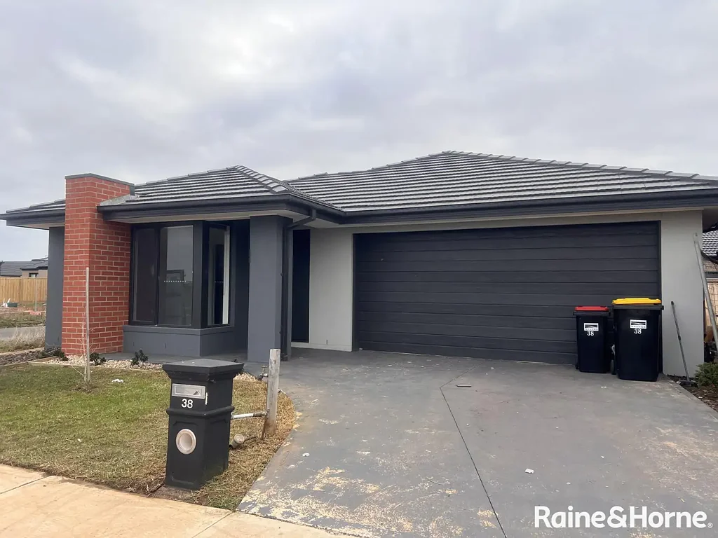 3-Bedroom Gem in New Rockbank Estate