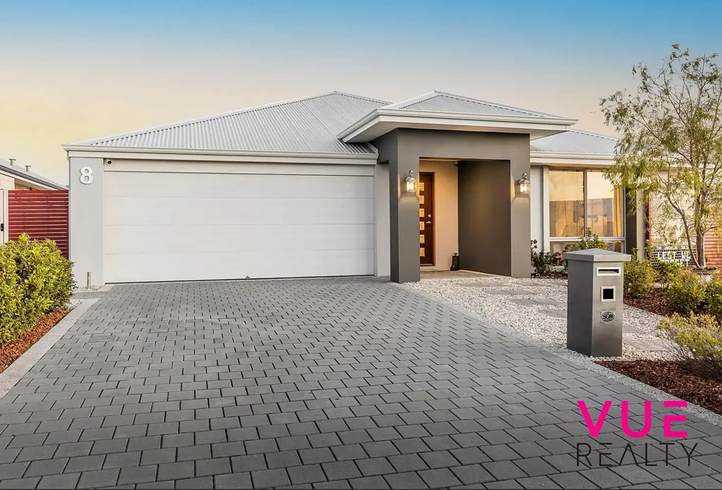 SPACIOUS COASTAL FAMILY HOME FOR RENT