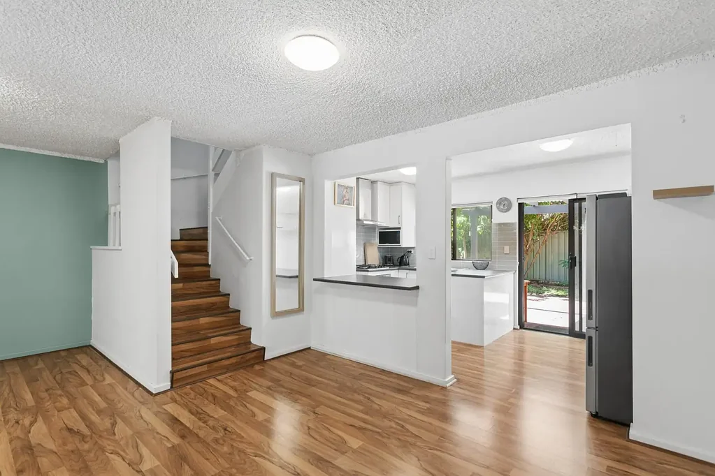 Neat & Low-Maintenance Townhouse in Prime Wembley Location