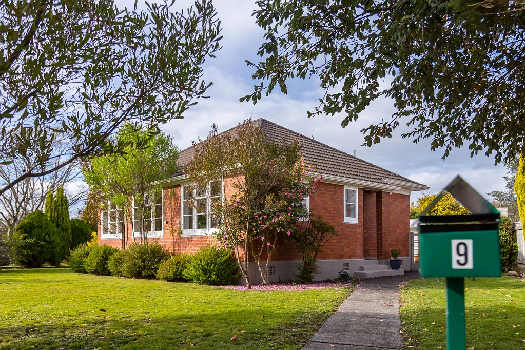Masterton 2कमरा Charming 2 bedroom home with potential