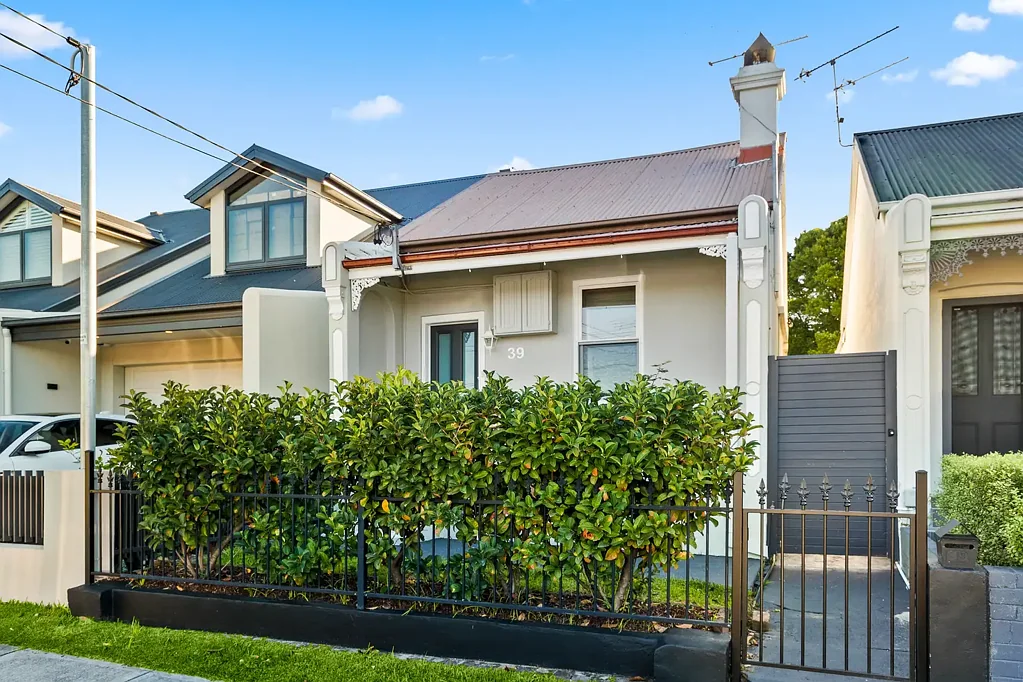Banksia 2침실 Classic Charm Meets Modern Living