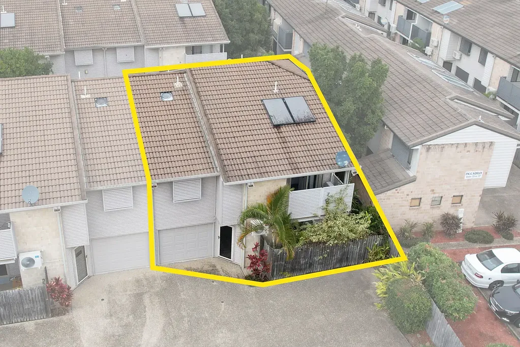 Kippa-Ring 3chambre Townhouse with Large Courtyard!