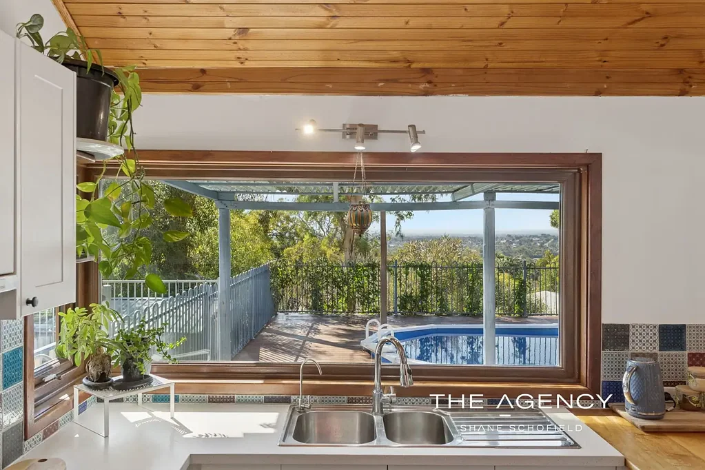 17 Old York Road, Greenmount, WA 6056