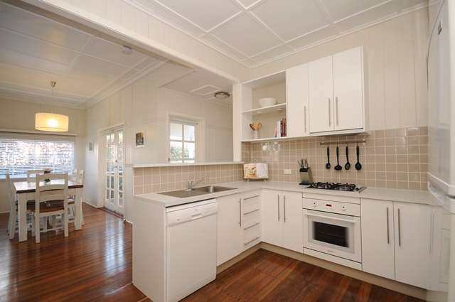 24 HENDERSON ST, NEWTOWN QLD 4350, 0 Bedrooms, 0 Bathrooms, House