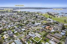 2/9 Edward Street, Hastings