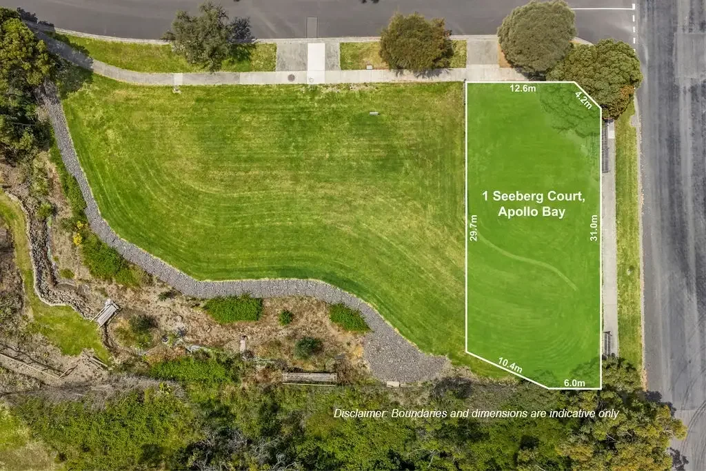 Apollo Bay COMMANDING CORNER POSITION WITH SCENIC OUTLOOKS