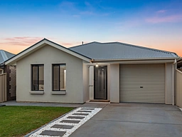 18 Yarr Crescent, Seaford Meadows