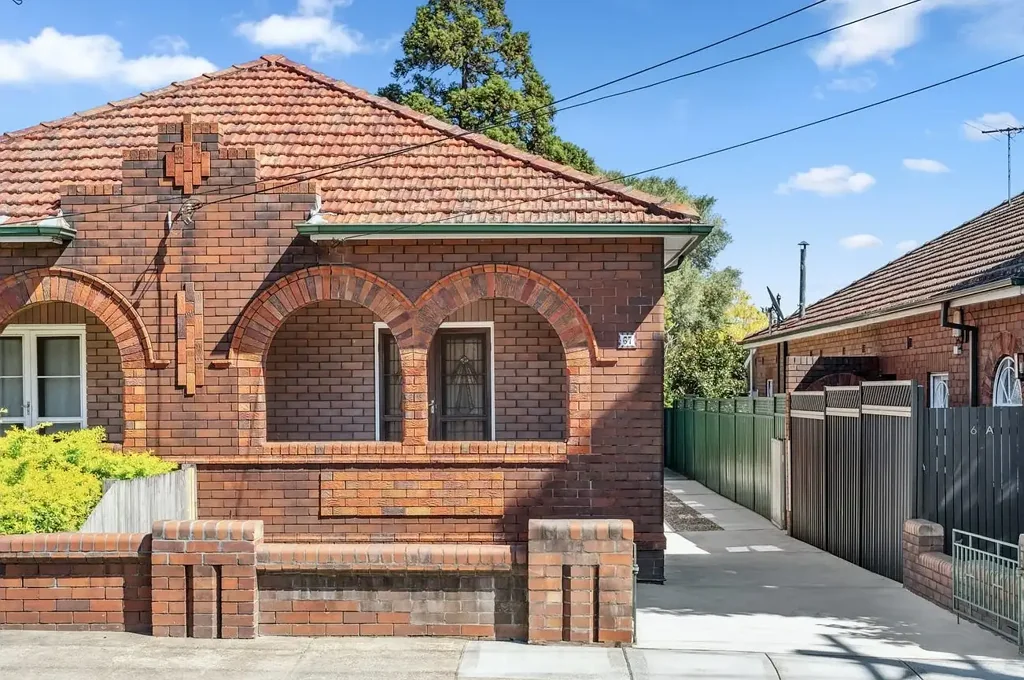 Ashfield 2 Bedroom A Classic Semi with Character & Lifestyle Appeal