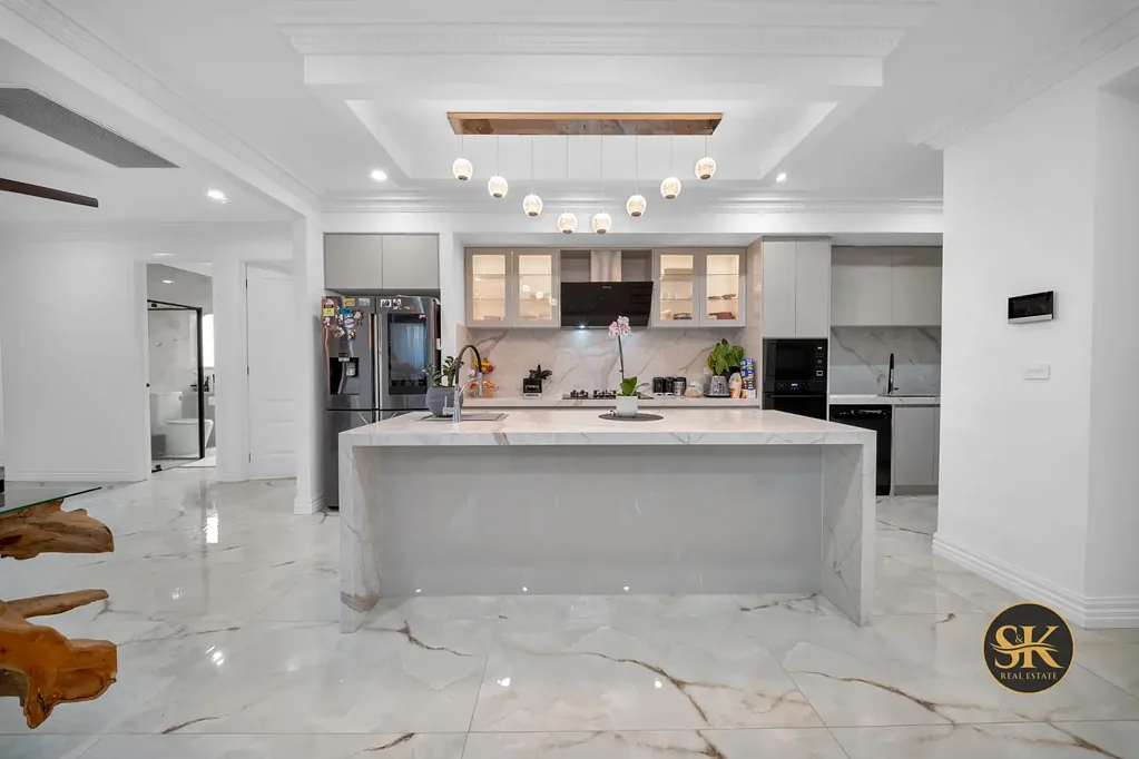Tarneit 5chambre !!!! # Stunning Family Home in Tarneit  - Walking Distance to Schools & Town centre**GROVE ESTATE