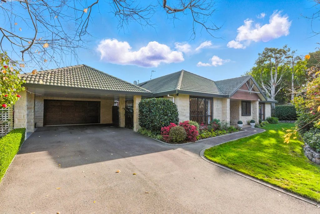 Waikanae 5ห้องนอน A Waikanae Legacy Awaits!