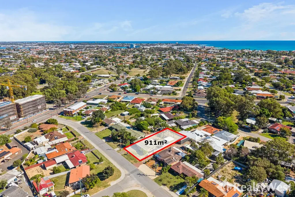 Mandurah 3Moenga LAND BANK OPPORTUNITY WITH HOLDING INCOME
