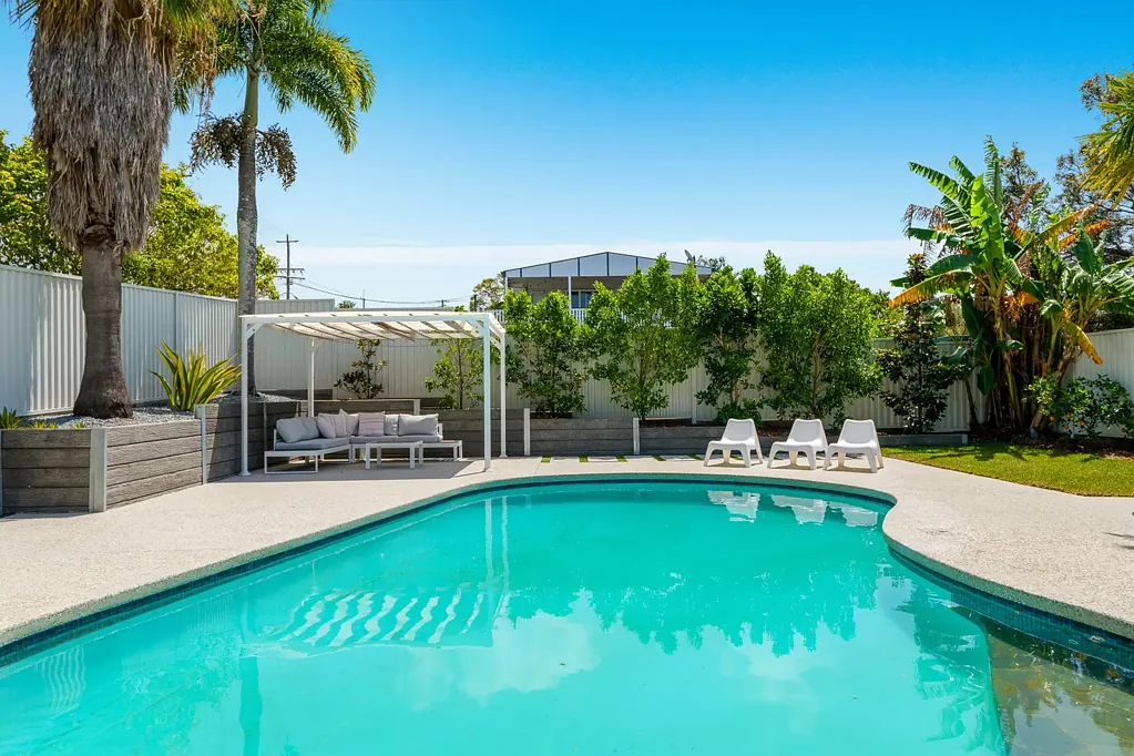 Family Abode- Poolside Living & Spacious Outdoor Entertaining