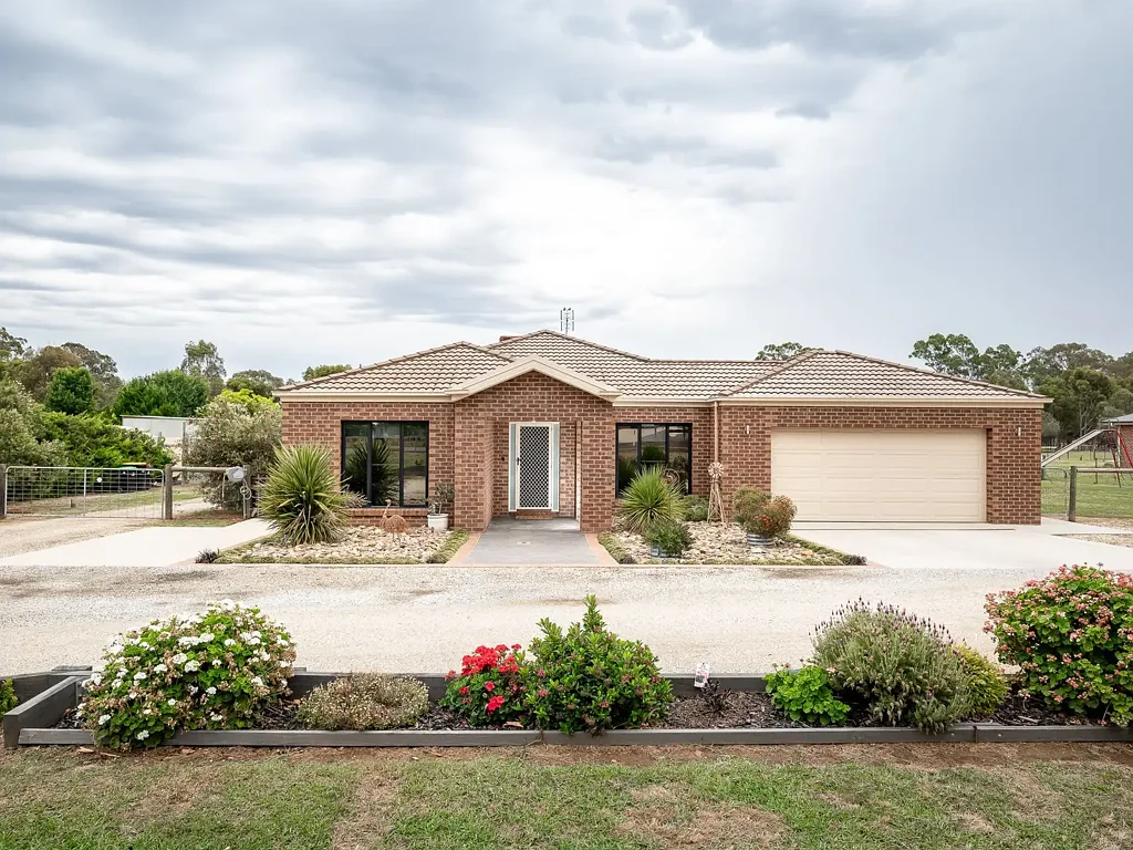 13-15 Scarlett Street, Avenel, VIC 3664