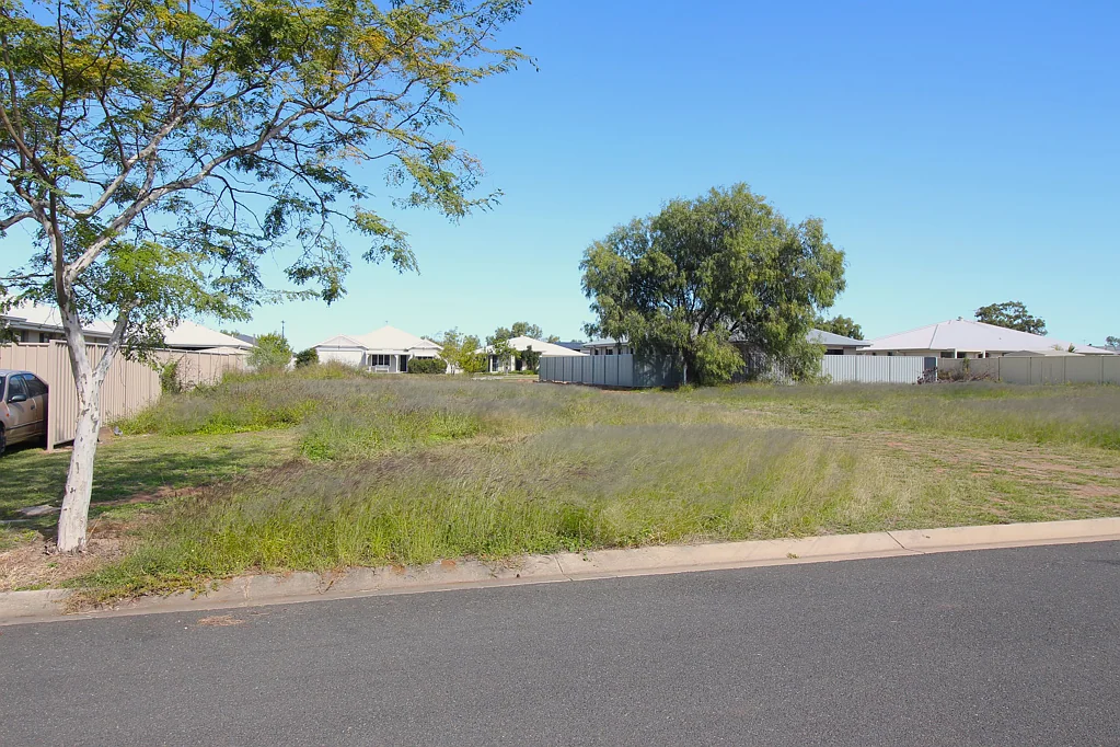 10 Flemington Road, Emerald, QLD 4720
