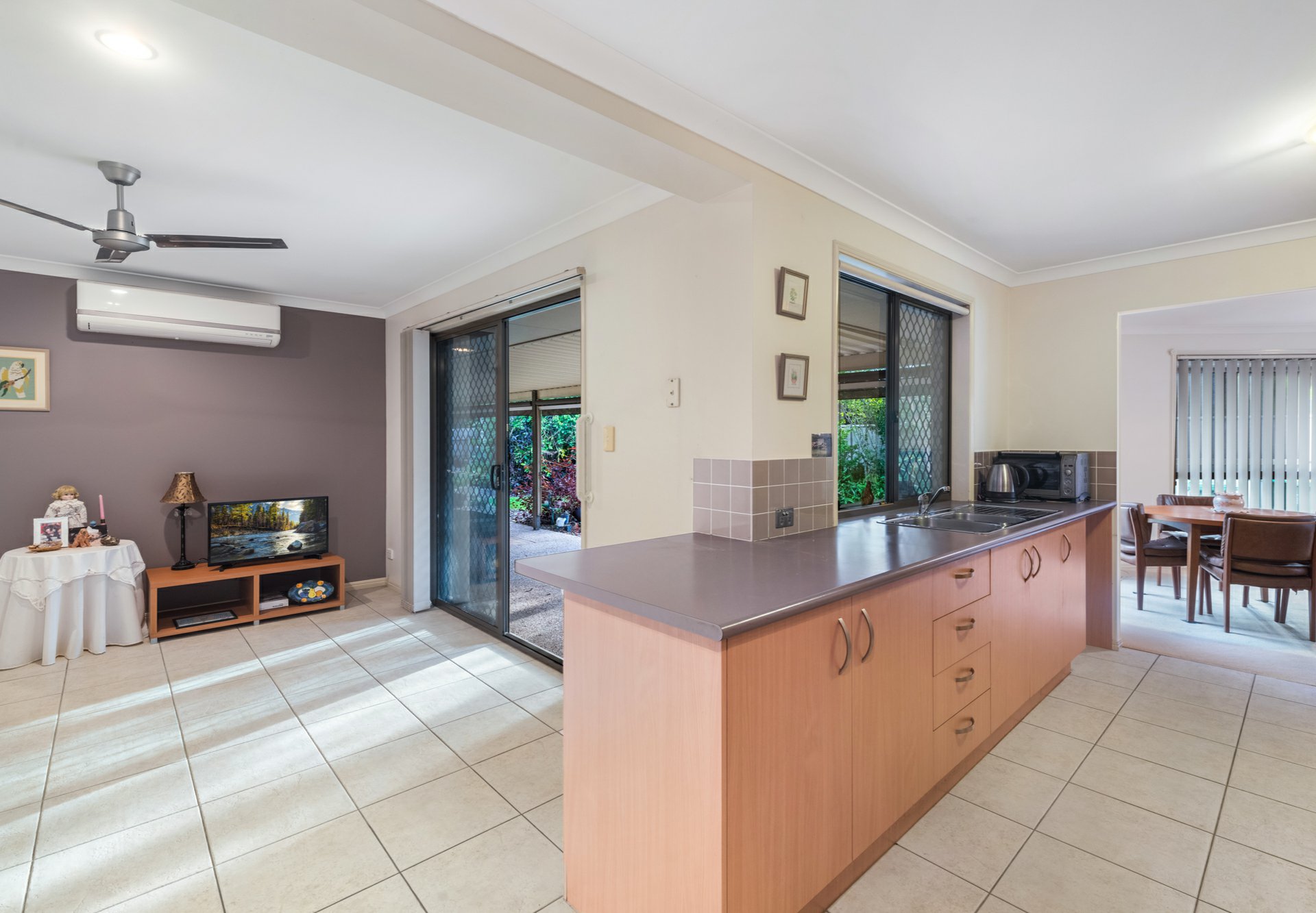 6 EARL CT, LANDSBOROUGH QLD 4550, 0 habitaciones, 0 baños, House