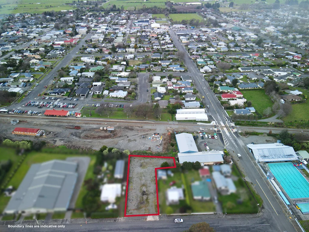 Carterton Secure central Carterton industrial yard