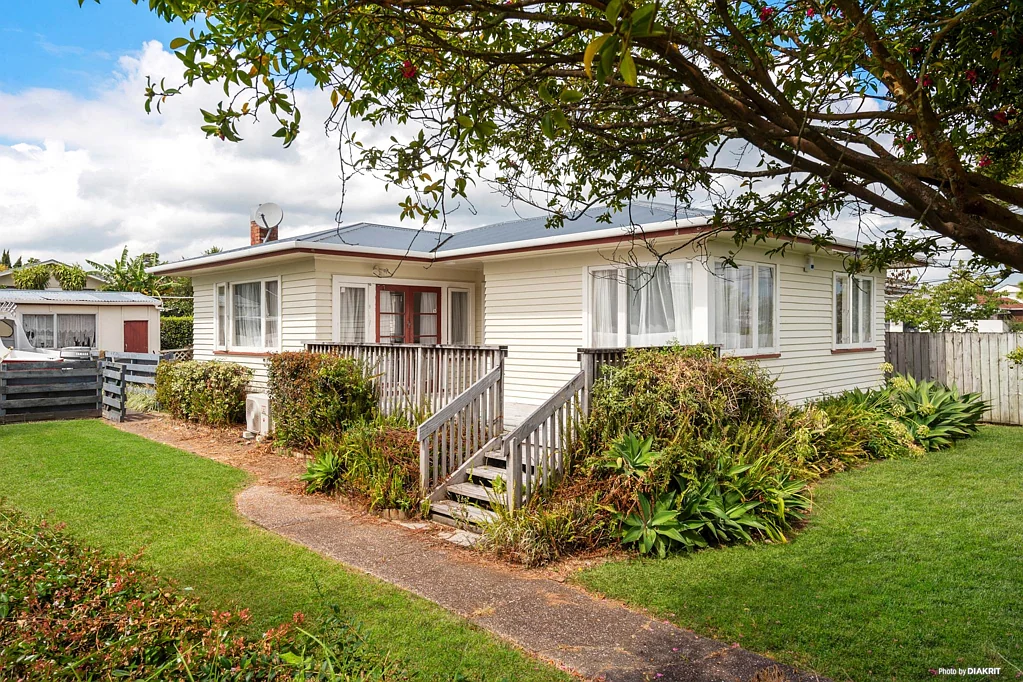 Kelston 3Zimmer 792m²  Level Corner Site in Kelston